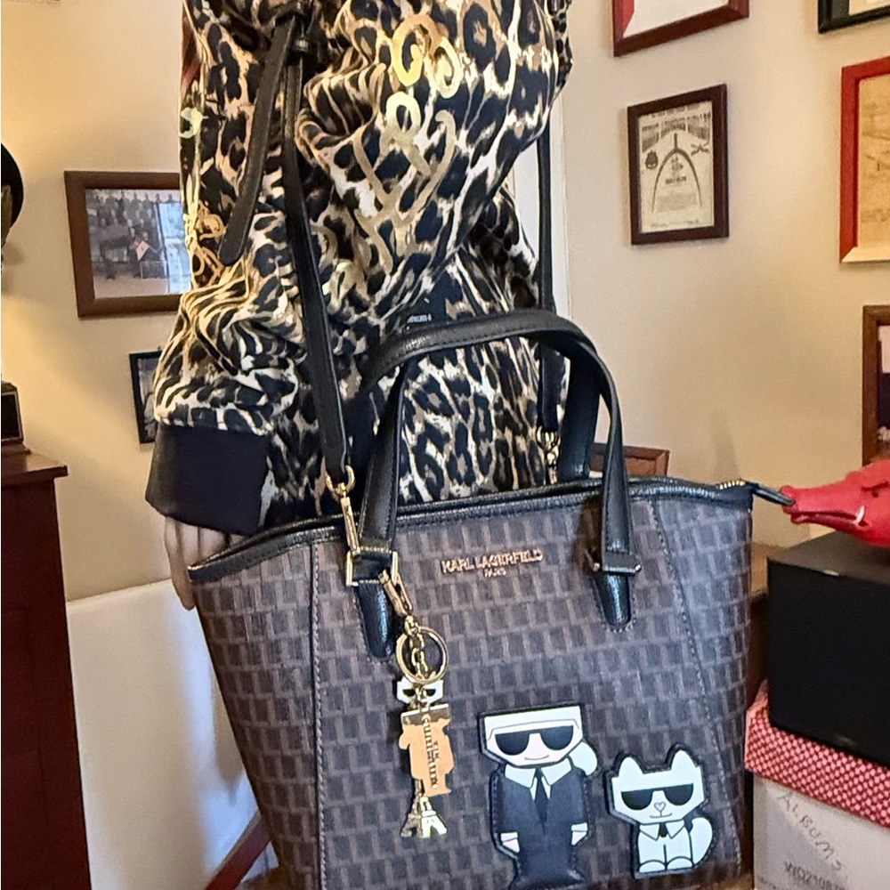 KARL LAGERFELD PARIS Purse
NEW with tags. - Picture 12 of 12